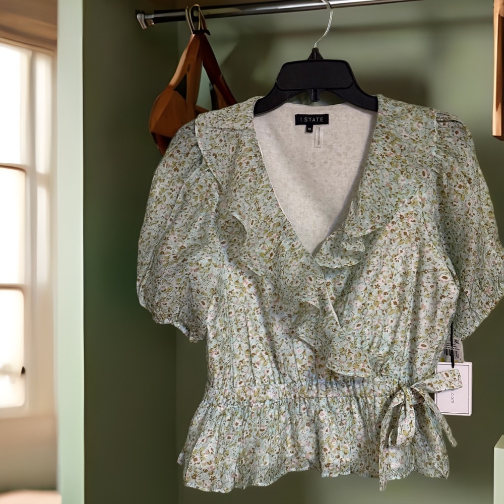 NWT - 1. State Floral Ruffle Blouse - White and Green - Size M - Picture 4 of 7